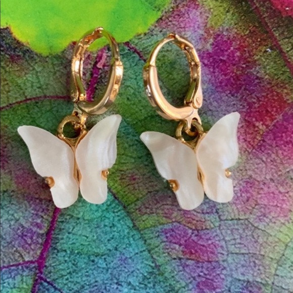 Jewelry - Dainty Butterfly Earrings - New